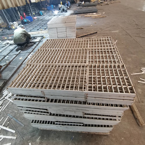 化工廠用不銹鋼鋼格板鋼格柵：防滑、防腐相結合