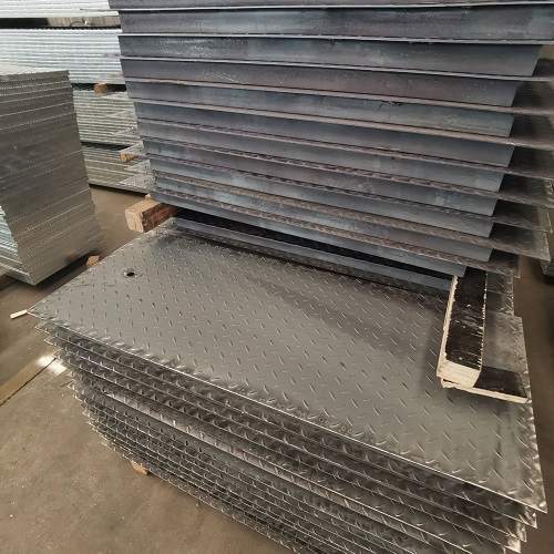 定制鋼格板 vs 標(biāo)準(zhǔn)尺寸？哪種更劃算？