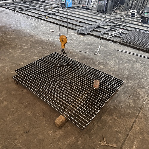 鋼格柵板使用中容易忽視的維護細節(jié)