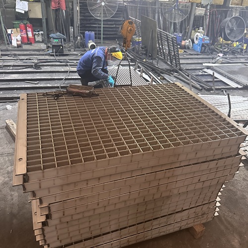 鋼格柵板在臨時工程中的靈活應(yīng)用